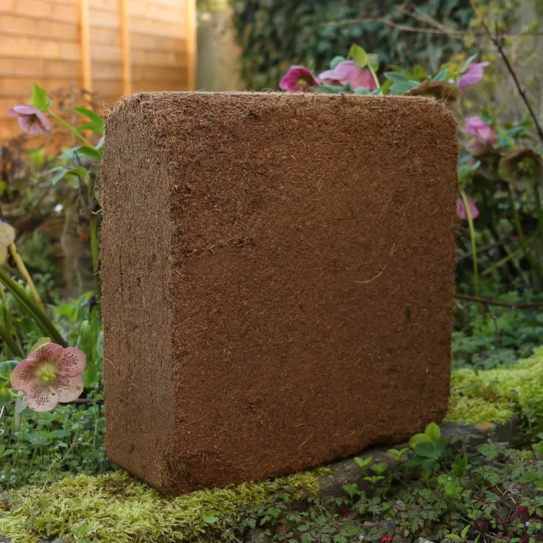 Compressed coco coir input for commercial potting-mix manufacturing